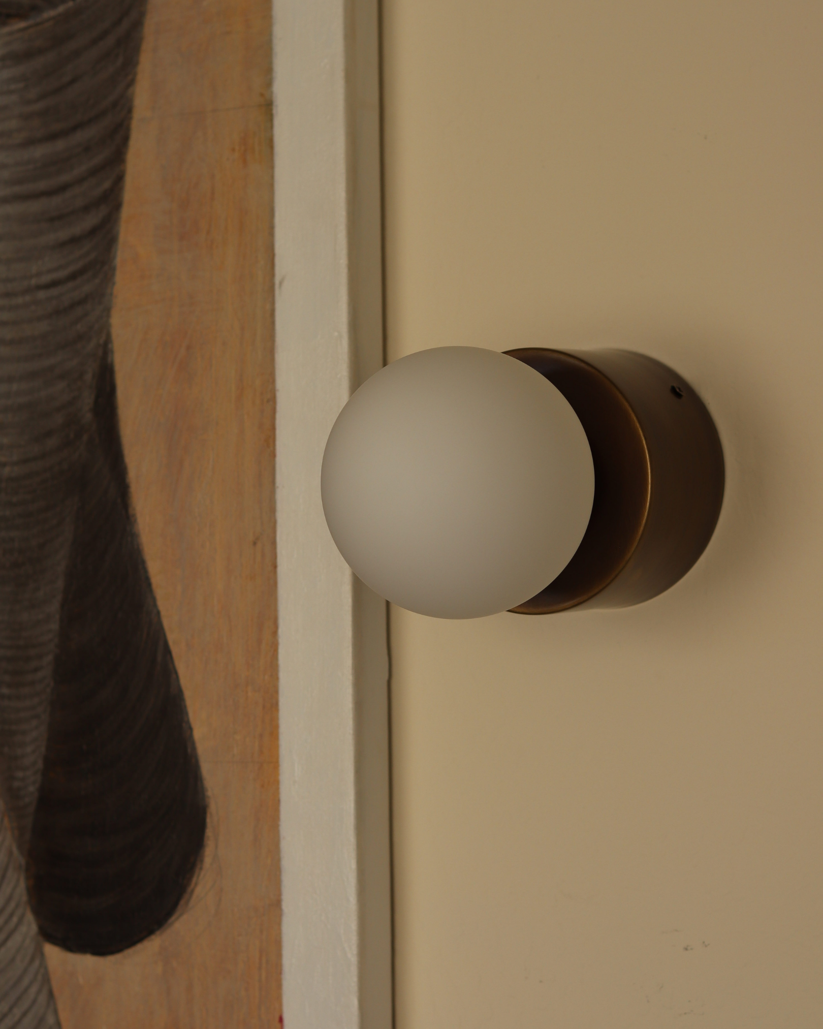 Maru Mid-Century Modern Sconce