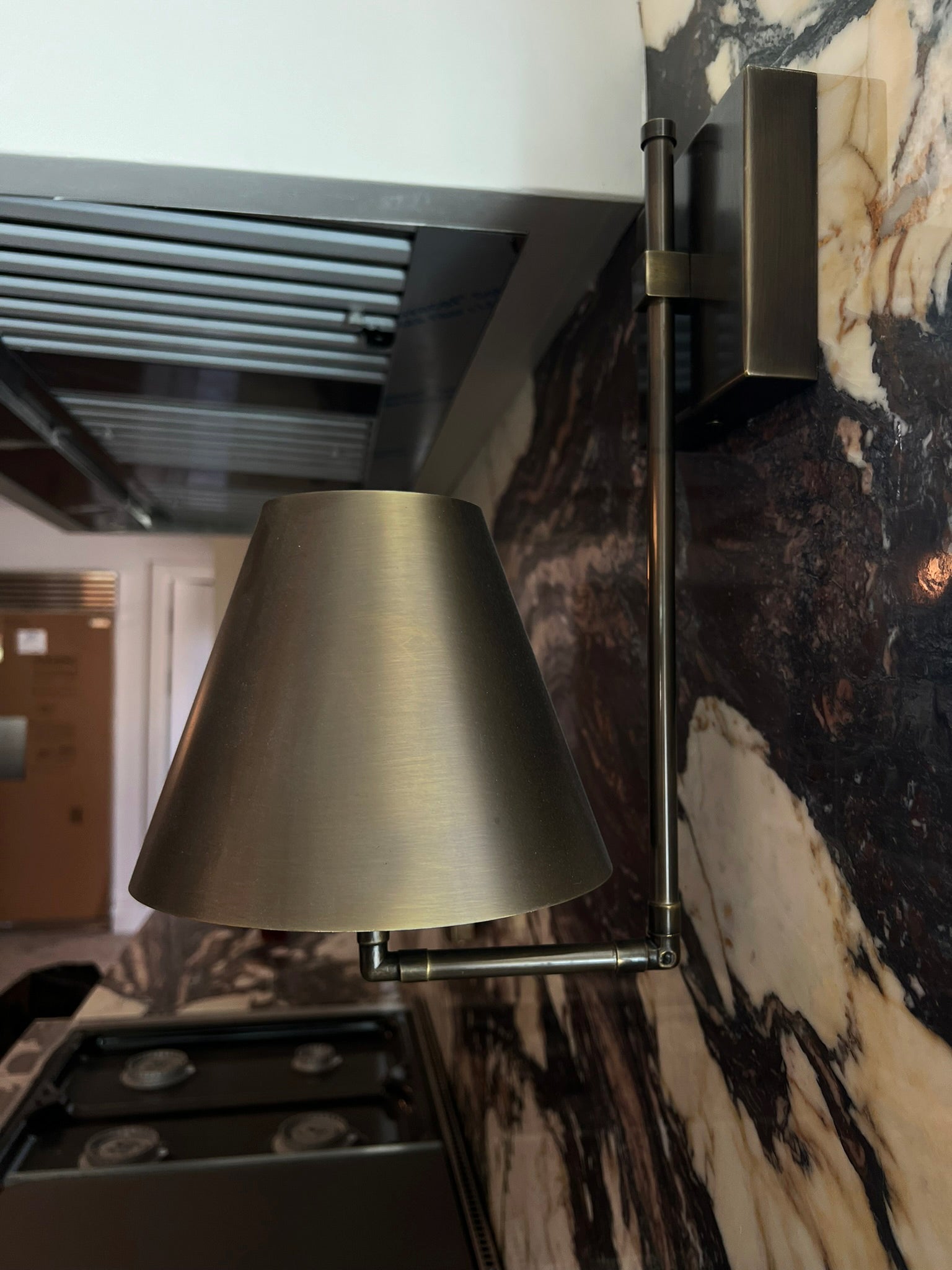 Forma Sconce