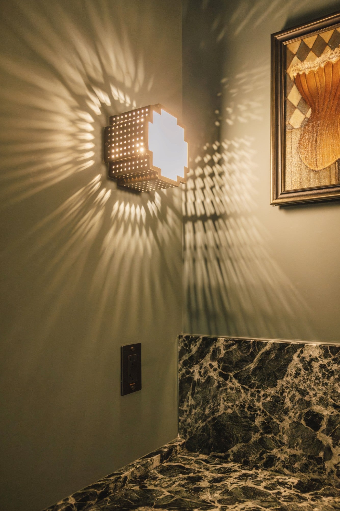 Geoglow Sconce