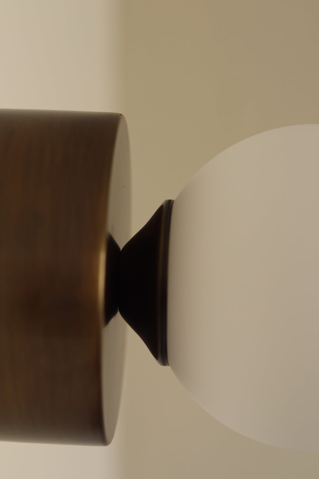 Maru Mid-Century Modern Sconce