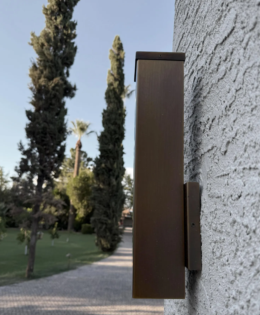 LUMERA UP AND DOWN SCONCE