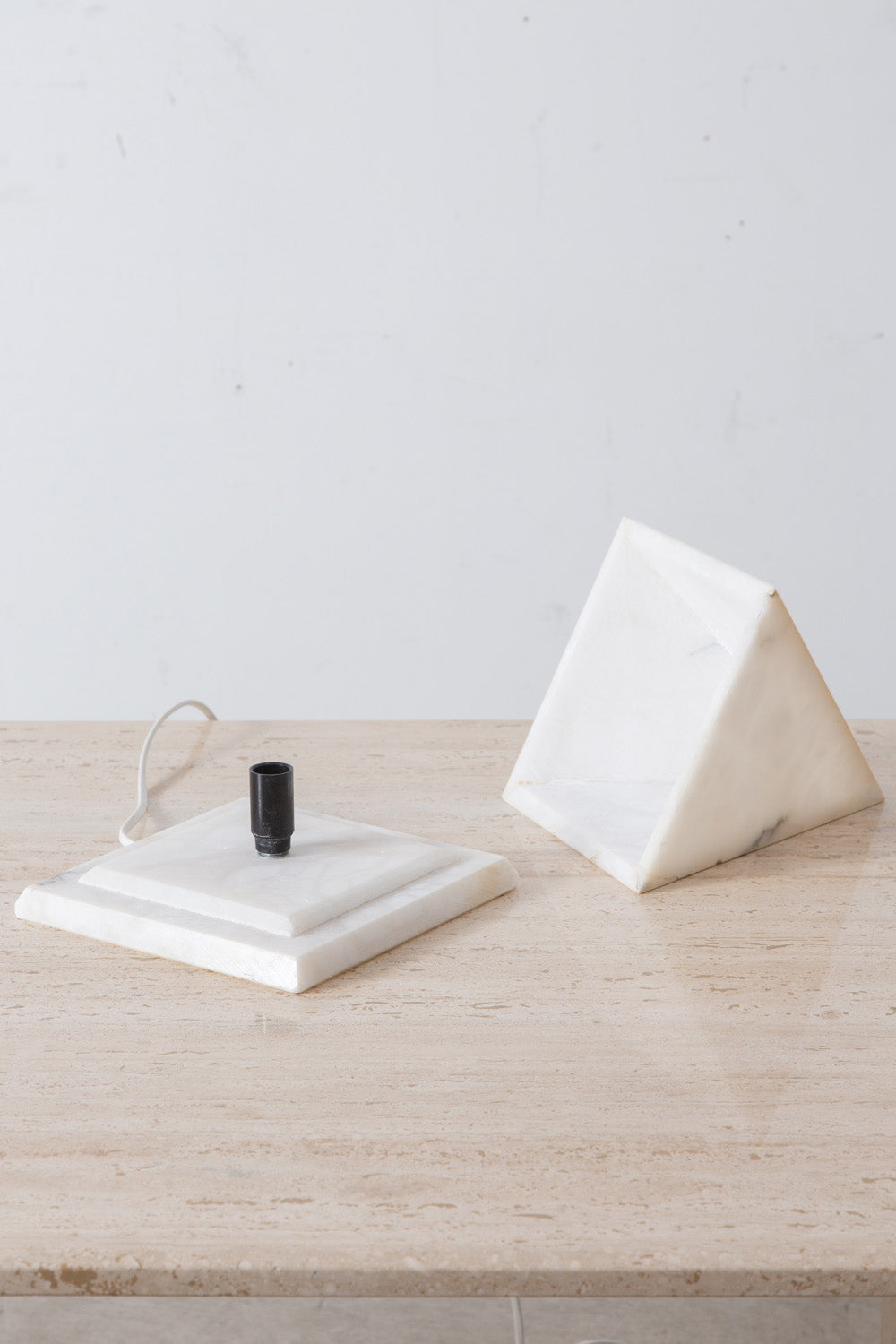 STONEFORM TABLE LAMP