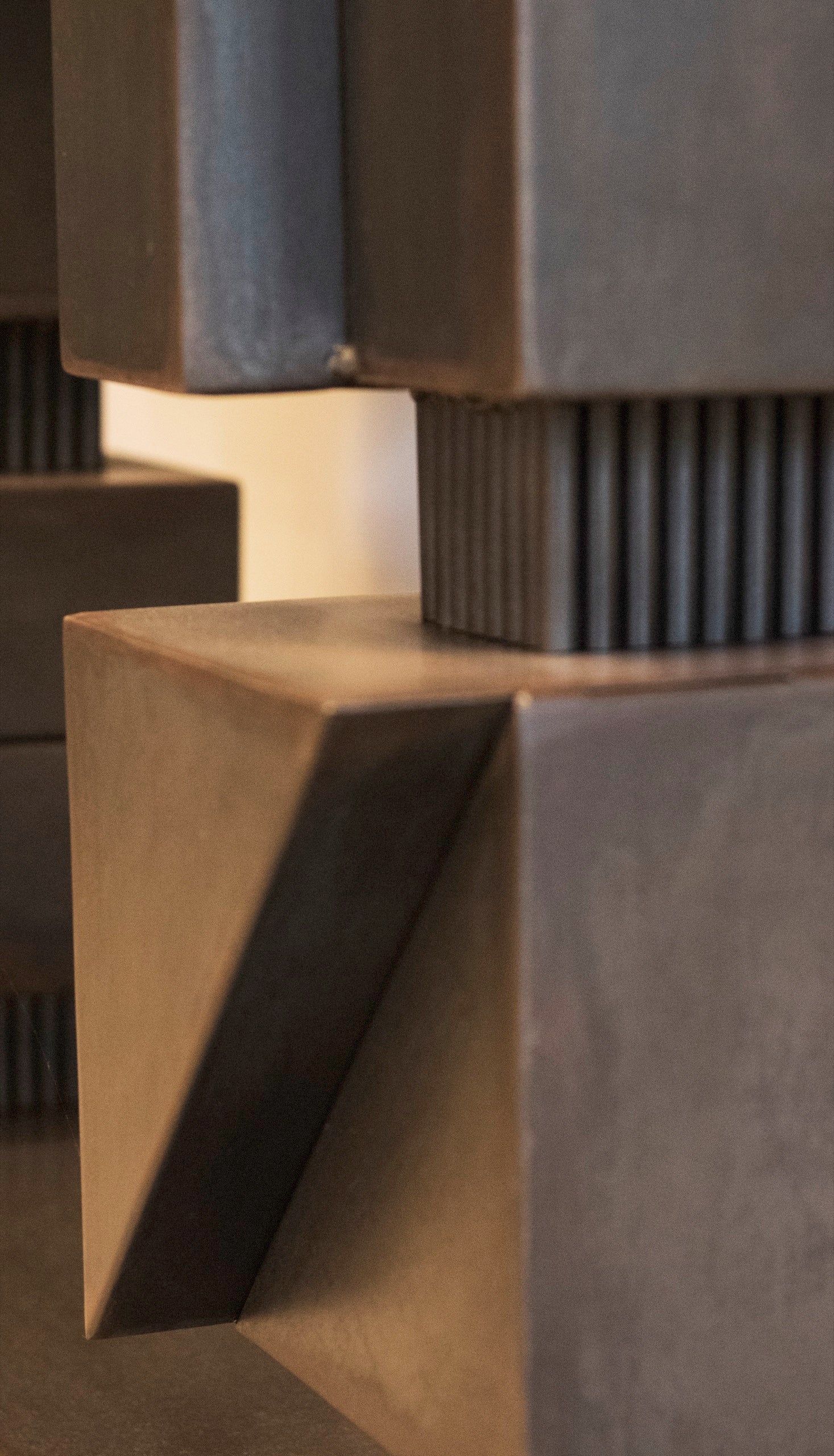 Cubica Console Table